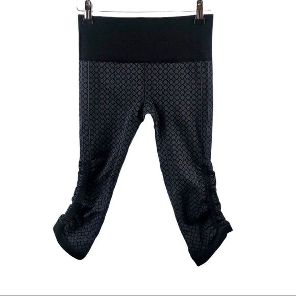 Lululemon The Flow Crop II Arabesque Print Size 4 - Picture 1 of 9